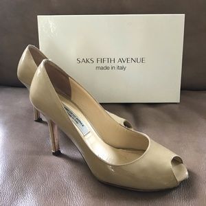***Only $12****Saks Fifth Avenue pumps nude patent